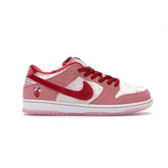 SB Dunk Strange Love