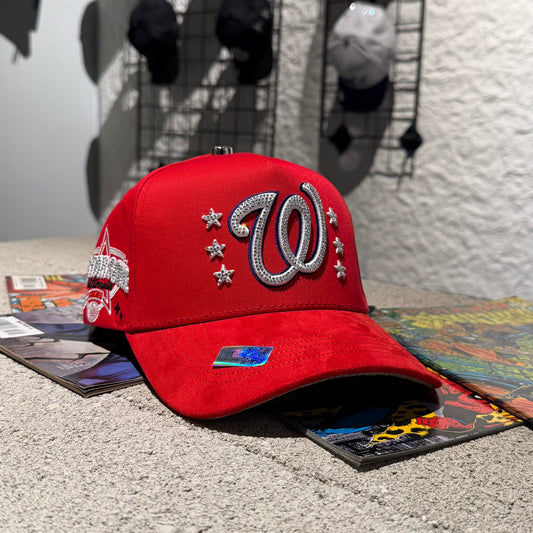 Capfans Cap - gorra roja con logo "W" y estrellas bordados