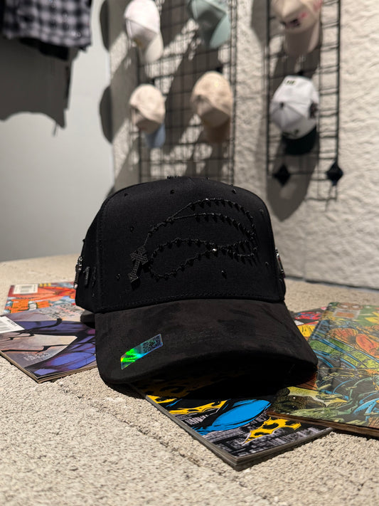 Capfans Cap - gorra negra con diseño de rosario en piedras brillantes