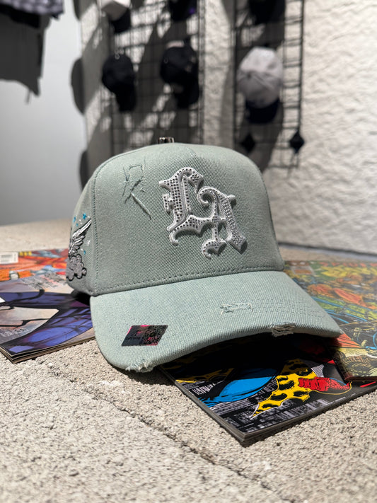 Capfans Cap - gorra verde salvia con letras "LA" bordadas